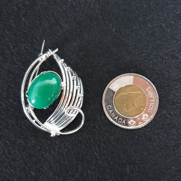 Vintage Green Chalcedony (Onyx) Silver-Tone Brooch – Sculptural Statement Design - Picture 7 of 9